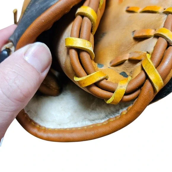 Mizuno MZ1395 Softball Glove Professional Model Max Flex Left Hand Thrower - Picture 6 of 8